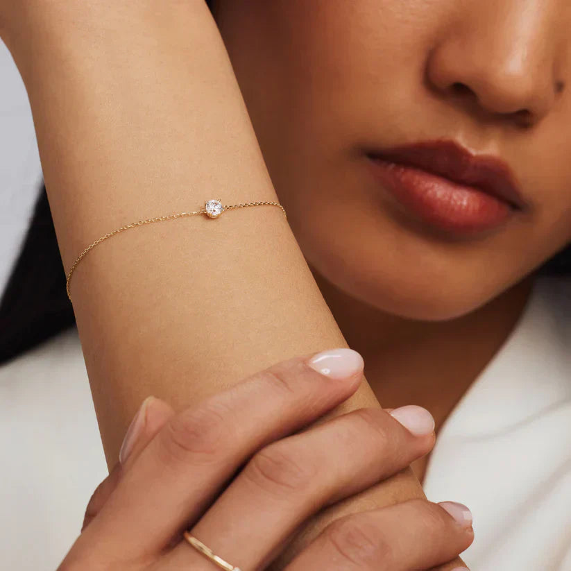 Lina | Gyldent armbånd med moissanit og sten