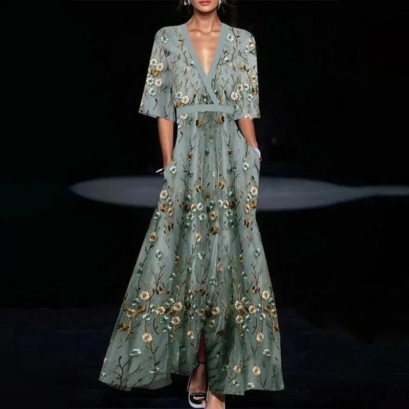 Klara – Elegant Kjole med Naturlig Skønhed