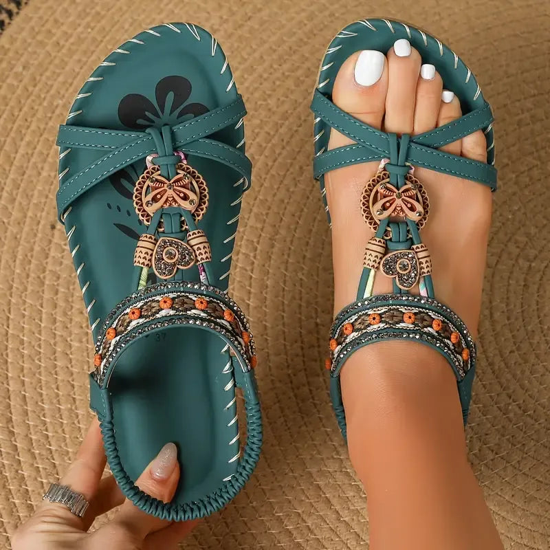 Anny | Elegante sandaler med blomster og sommerfugl i strass