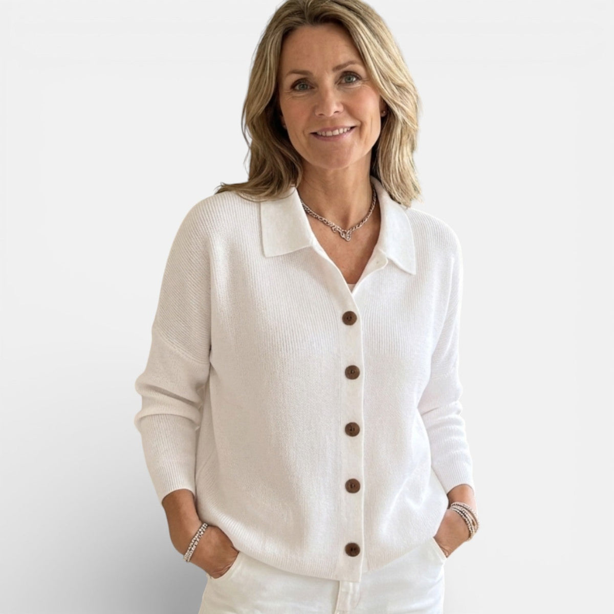 Kirstine | Strikcardigan med krave og knapper – billede 1