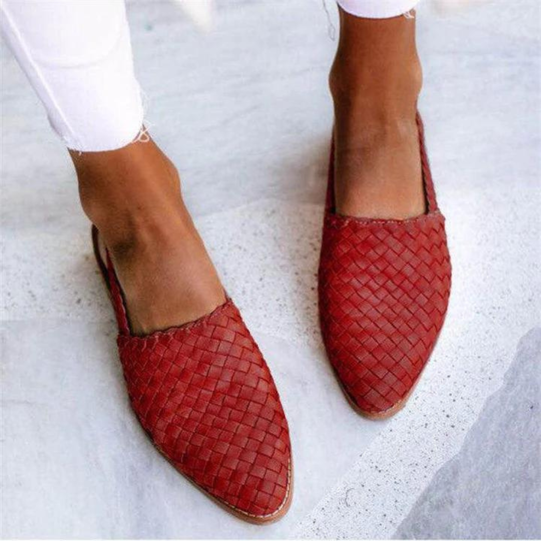 Claire | Elegante og Behagelige Håndlavede Flade Sandaler