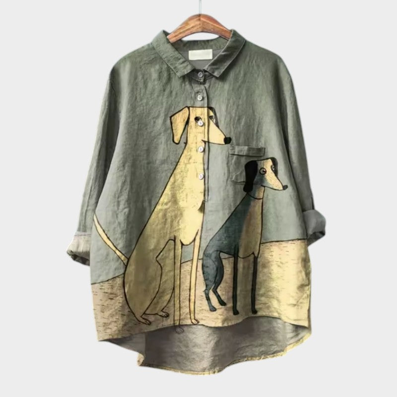 Maja – Bluse med Legesygt Hundemotiv